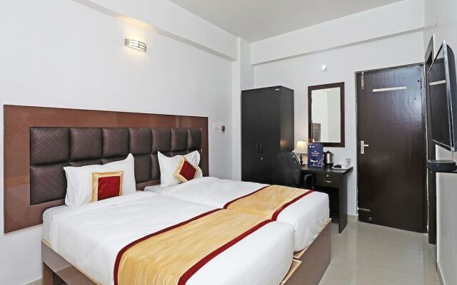 OYO 9675 Hotel Galaxy