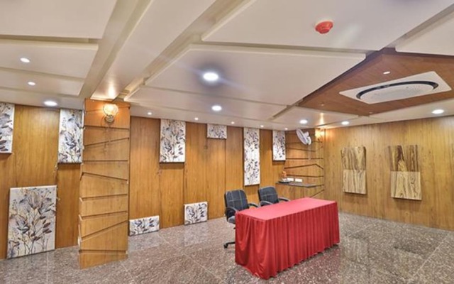 Fabhotel Prime Candle Wood