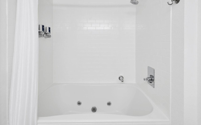 Four Points by Sheraton Milwaukee Airport
