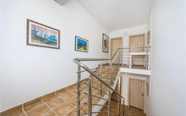 Three-Bedroom Apartment in Privlaka