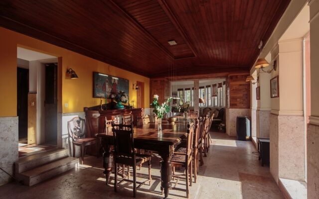 Shepinetree - Capela House