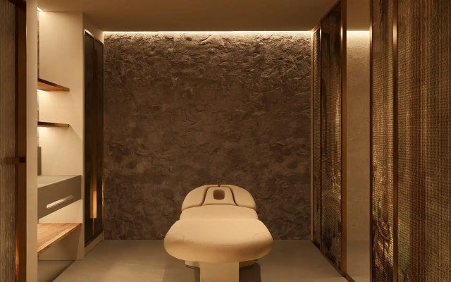 F ZEEN ATHENS – Adults Only