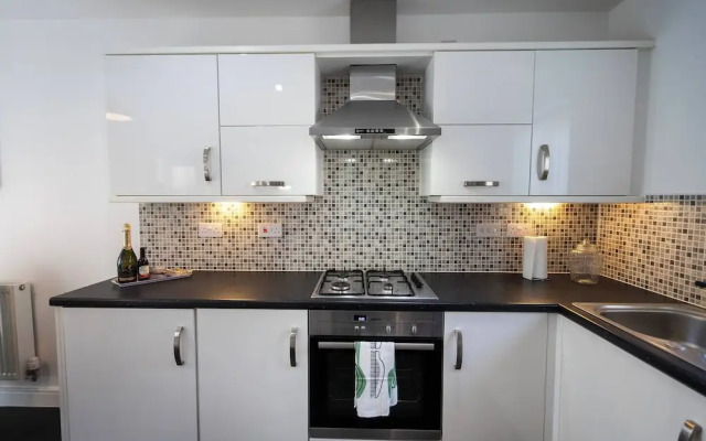 Hampton 3-bedroom Luxury Escape With Parking