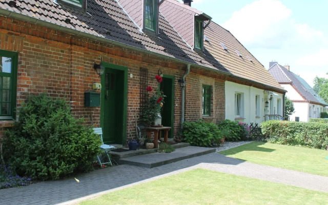 Spacious Holiday Home in Landstorf Zierow near Beach