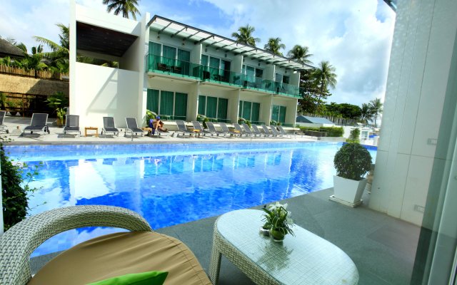 KC Beach Club & Pool Villas