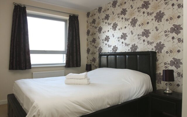 2 Bed Modern Apartment-Wilmington Close