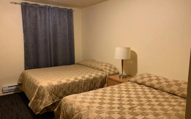 Traveller's Choice Motel