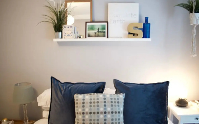 Central, Garden Flat, Sleeps 4, Perfect Location