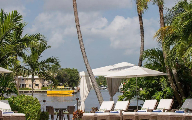 The Pillars Hotel & Club