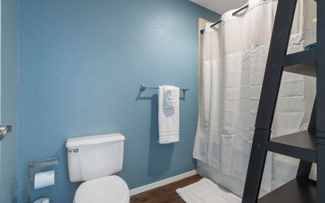 Guest House at The Greens - Dolly Parton's Stampede