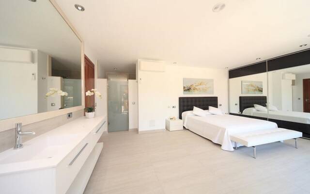 Villa - 4 Bedrooms with Pool, WiFi and Sea views - 108773