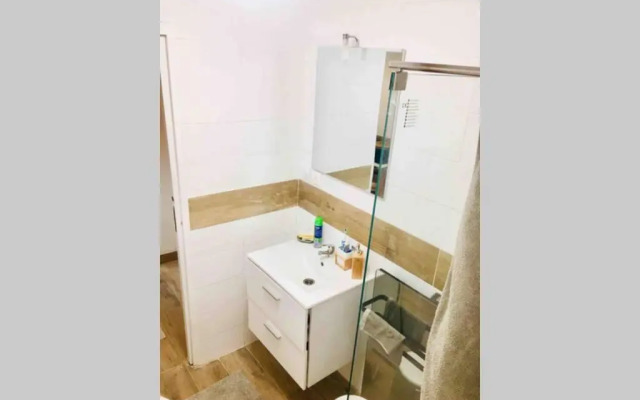 Refuge des voyageurs - chambre suite et cuisine en rdc