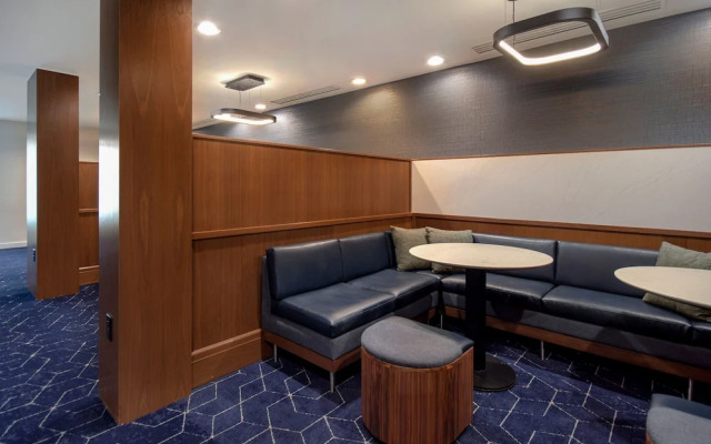 Courtyard by Marriott Cincinnati Airport