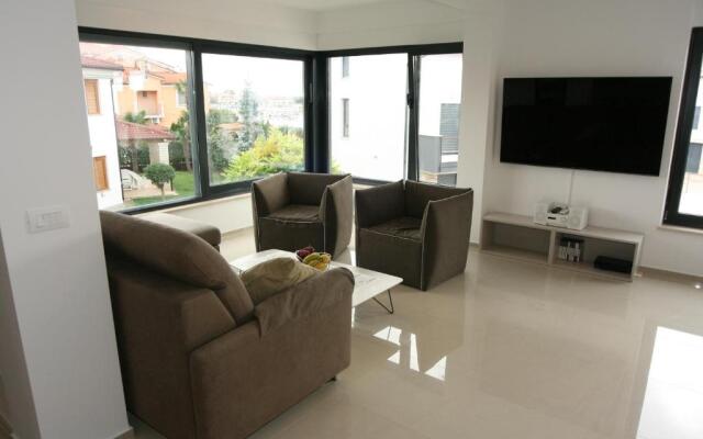 Penthouse No6