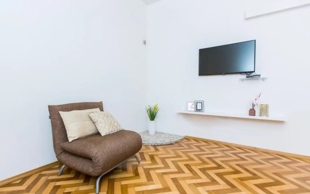 SoVA apartment str Gnatyuka 18