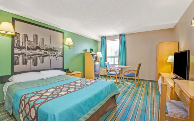 Super 8 Toronto East ON