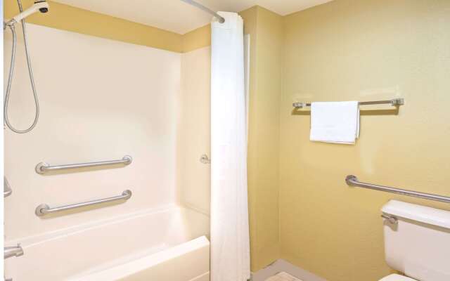 Super 8 by Wyndham Jessup/Baltimore Area