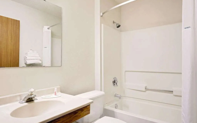 Super 8 Long Prairie