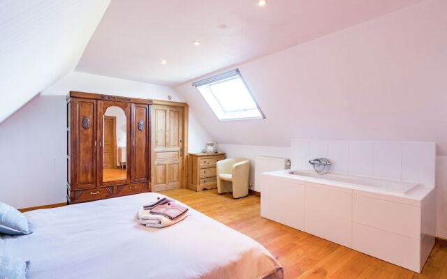 Rural Villa, 4 Kilometres From the Beach
