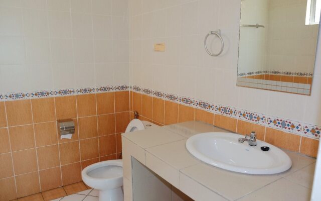 Natol Homestay - Kuching Home Penthouse Airport Road