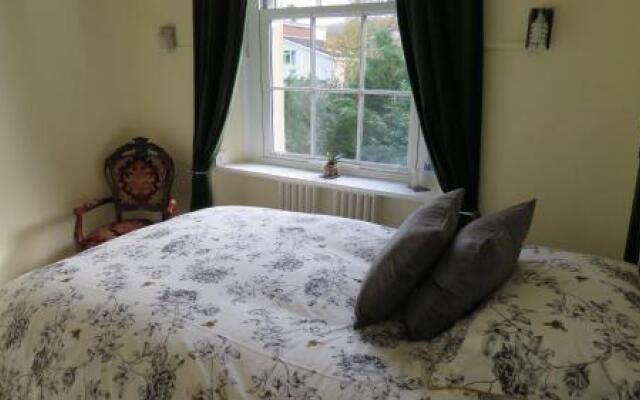 Hollybank Bed  Breakfast