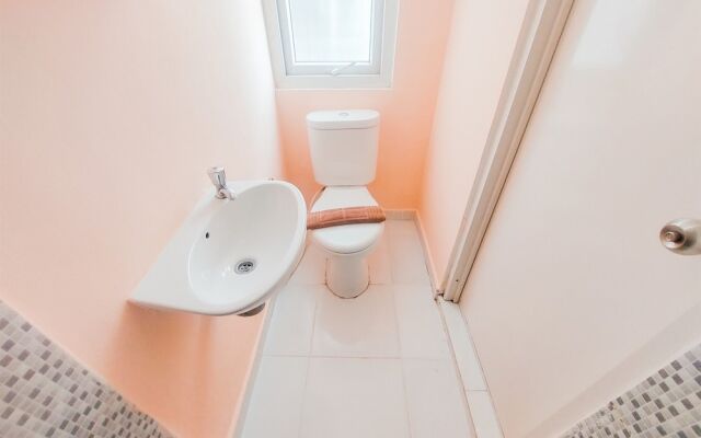 Minimalistic Studio (No Kitchen) Apartment Aeropolis Residence