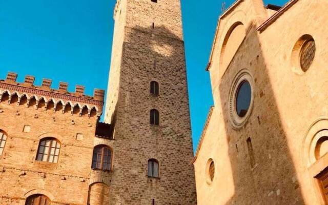 Stylish Luxury Loft Sleeps 4 San Gimignano Tuscany