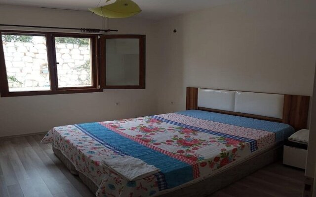 CE004 by Villaofsummer