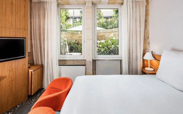 Yndo Hotel