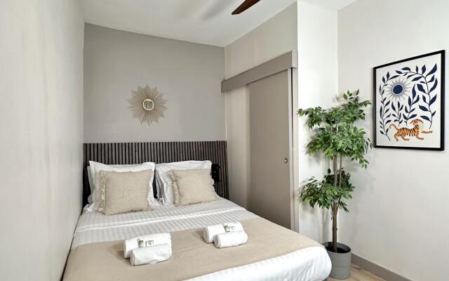 B 2067- Tour Eiffel - Appartement Cosy