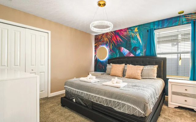 Storey Lake 9BR Wonderland Home 2852