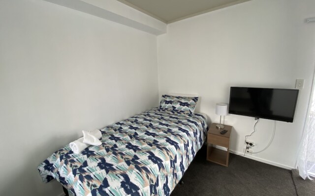 Summer Inn Motel