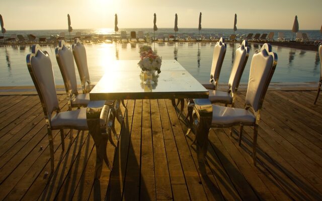 Damour Country Club