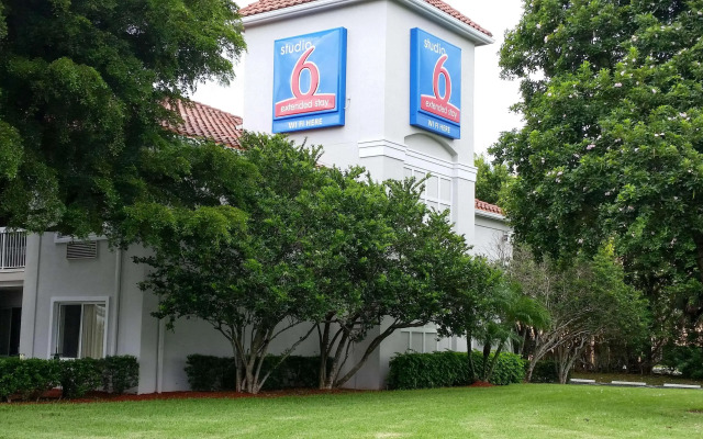 Studio 6 West Palm Beach, FL
