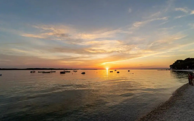 Relaxing Apartment With Outdoor Space in Fažana