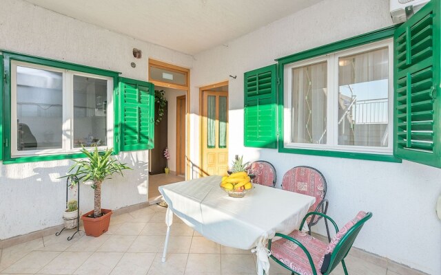Apartments and Room Nevenka