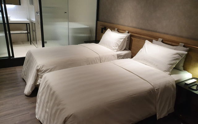 City Suites-Taoyuan Station