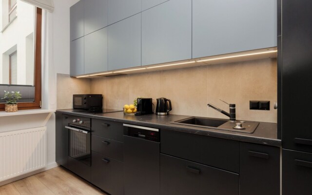 Metro Dworzec Wileński Studio by Renters