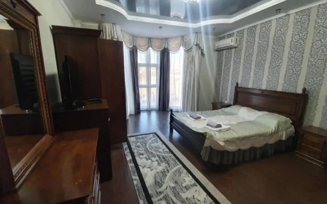 Kristall Hotel