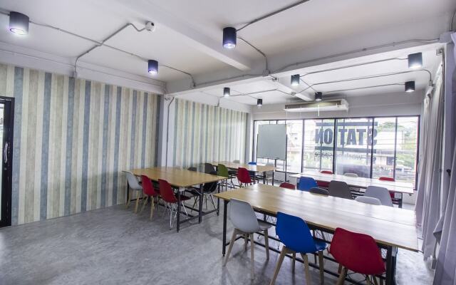 OYO 705 Hostel@seatzstation
