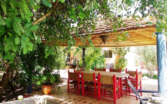 Welcome to Grenadine Double Bedroom and Spacious Garden With Swimming Pool