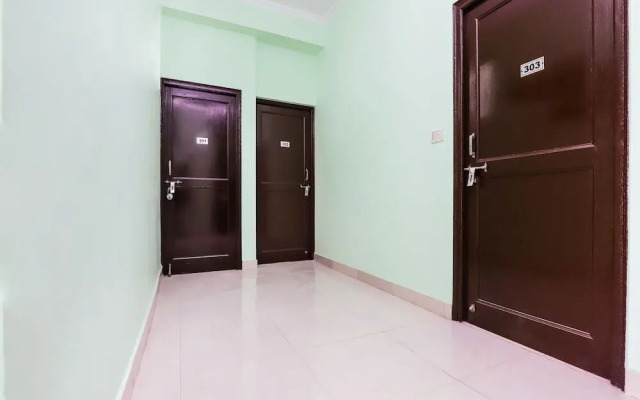 OYO LIFE NOD467 Sector 135