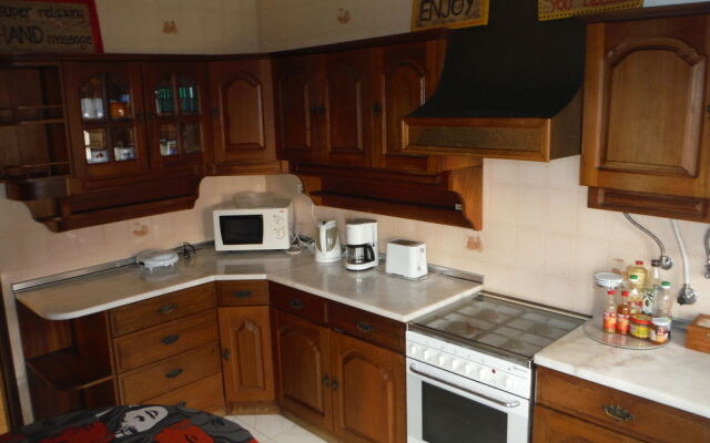 Help Yourself Hostels - Carcavelos