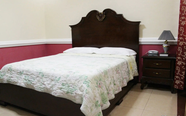 Kokomo's Suites Hotel
