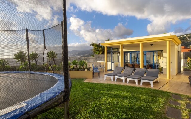 Villa With Swimmingpool And Panoramic View Madeira