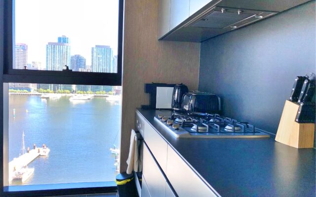 Hfn Riverside Docklands Apartment