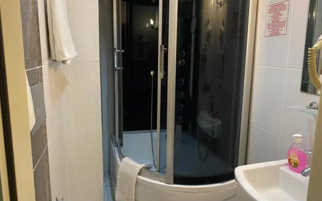 Gloria Tibi Hotel