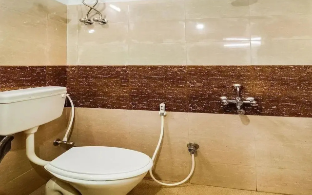 Amit Hotel by OYO Rooms