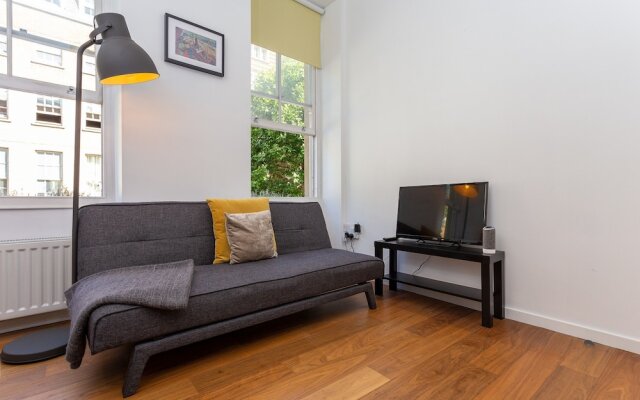 1 Bedroom Apartment In Fitzrovia Sleeps 4