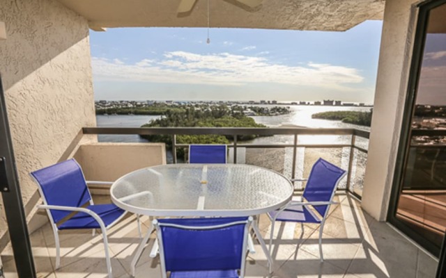 Boardwalk Caper PH4 1104